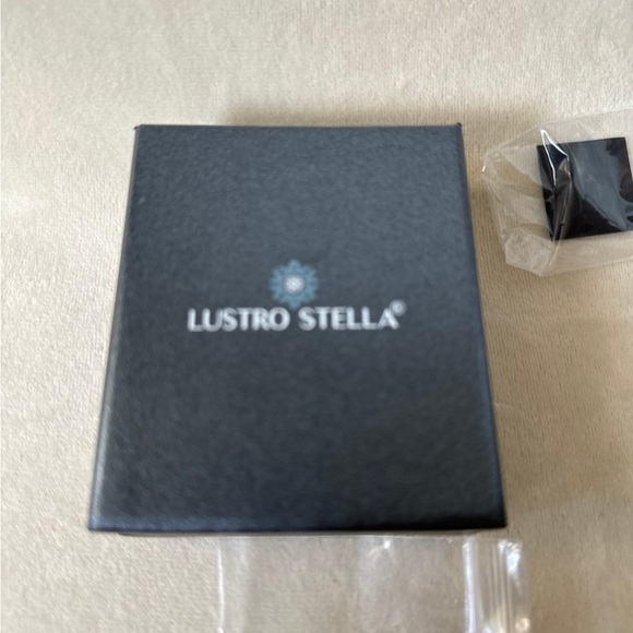 Lustro stella yellow CZ/ Swarovski stud earrings - Picture 6 of 6
